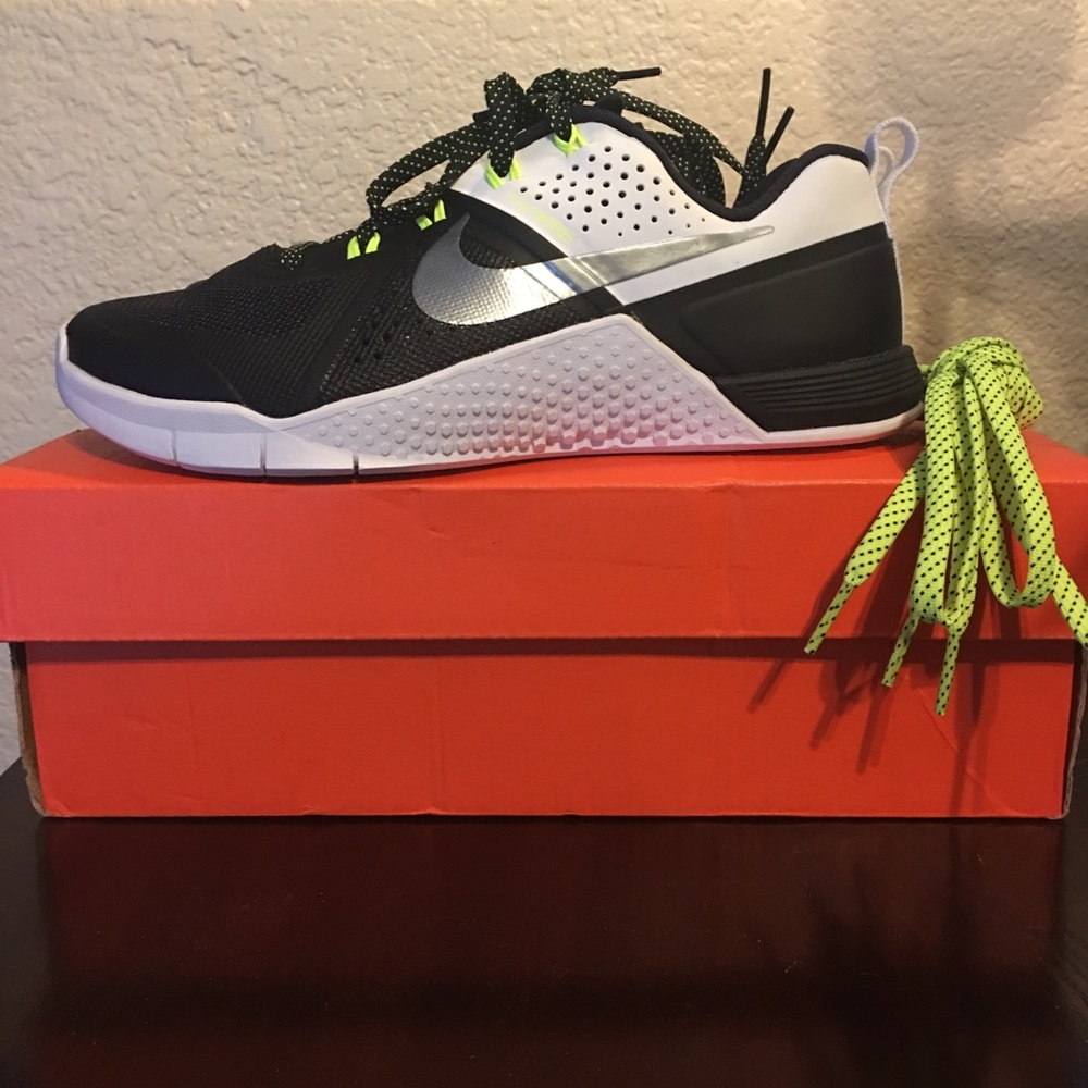 Nike Metcon 1 women’s running shoes